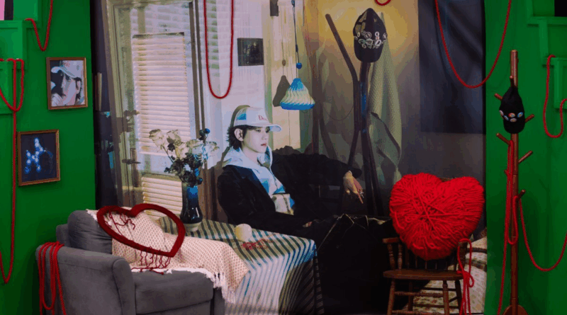 Baekhyun launches Essence of Reverie with global events and record sales
