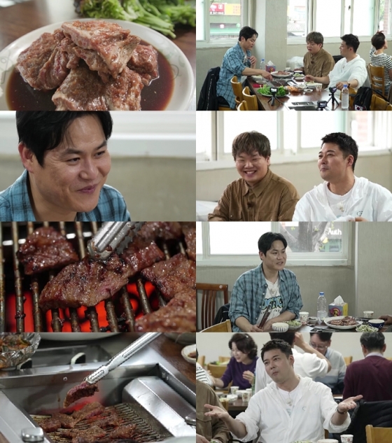 Jun Hyun Moo battles Kim Sung Kyun over BBQ tongs in a fun showdown