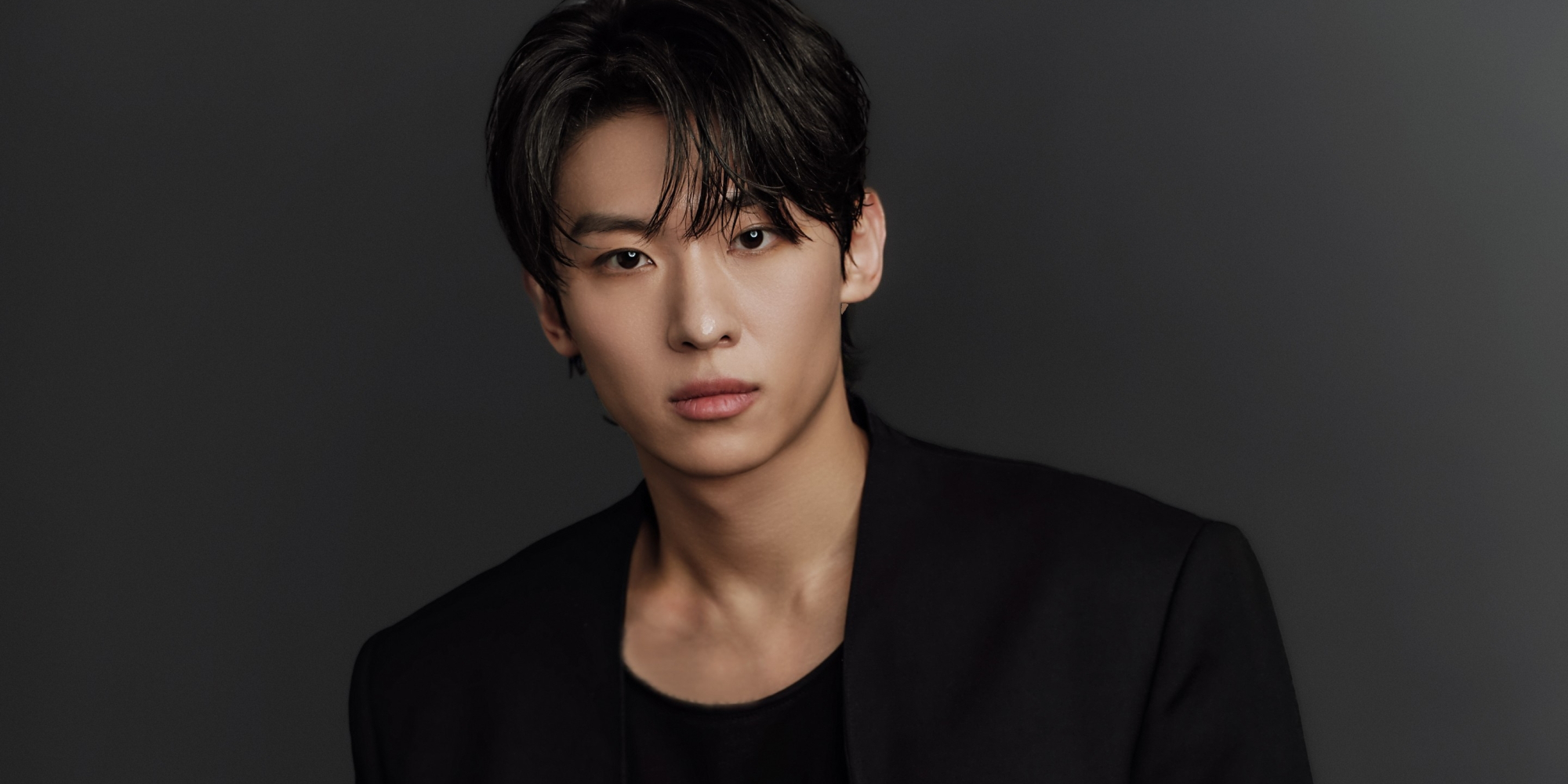 Dex joins SBS B:MY BOYZ as MC, showcasing skills in global audition show.