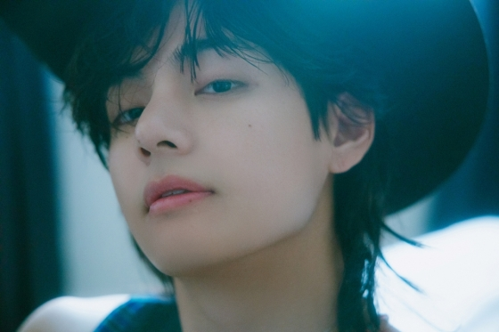 BTS V named the most gorgeous idol with flowerlike visuals