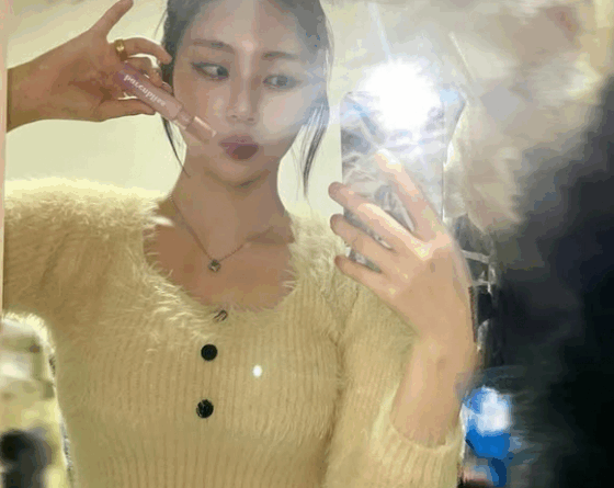 Kia Tigers cheerleader shows toned abs and stunning beauty in new post