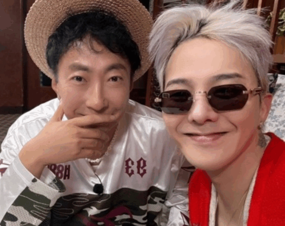 Park Myeong-su and G-Dragon reunite ahead of the Übermensch World Tour