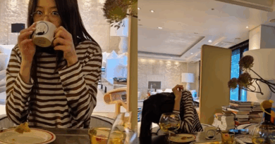 Go Hyun-jung enjoys peaceful time with friend before Mantis drama return