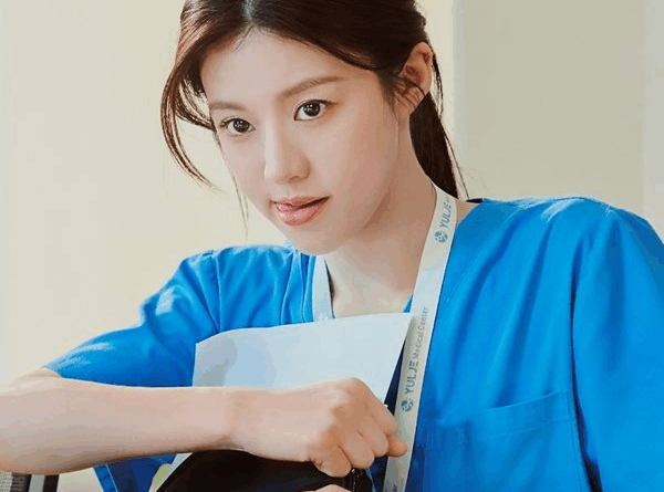 Go Younjung leads Resident Playbook to top spot in Korean drama buzz rankings