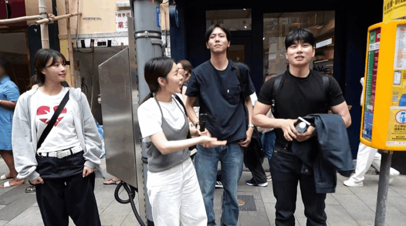Lee Yi-kyeong meets surprised fans in Hong Kong filming Hangout with Yoo