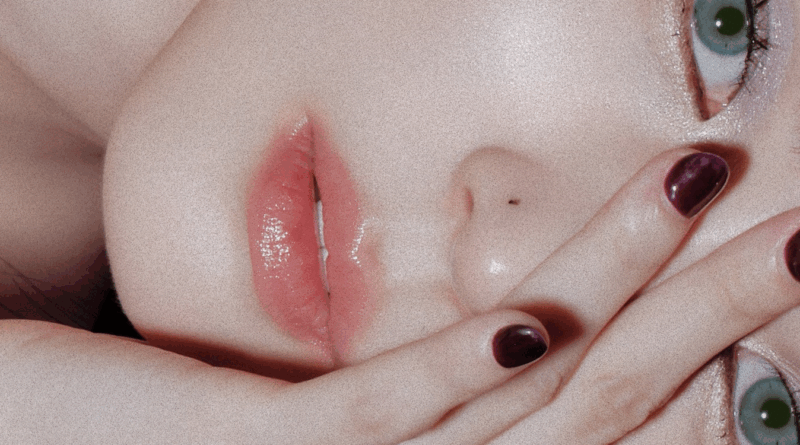 Han Sohee reveals 2025 fanmeeting poster ahead of her first international world tour