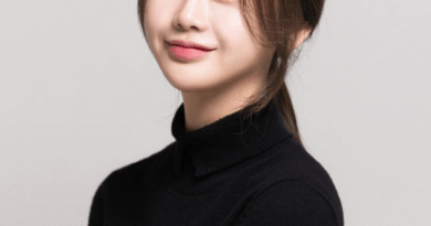 Hong Ji-yoon performs Garirang on Music Bank showcasing Gugak trot fusion