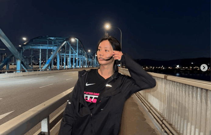 Hyeri of Girls Day trains for Nike After Dark Tour Seoul 10K Run by Han River