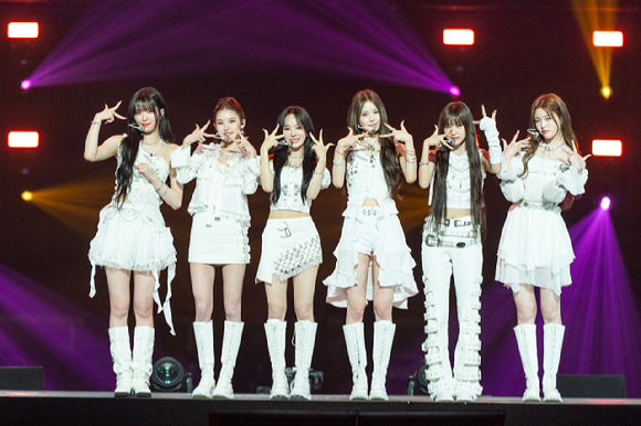 IZZNA delivers a stunning Kpop performance at KCON JAPAN 2025 M COUNTDOWN stage