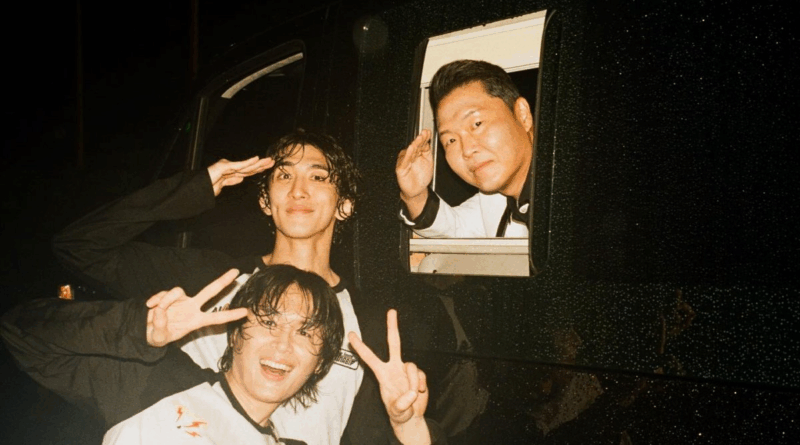 Choi Jung hoon of Jannabi shares backstage photo with PSY at university festival