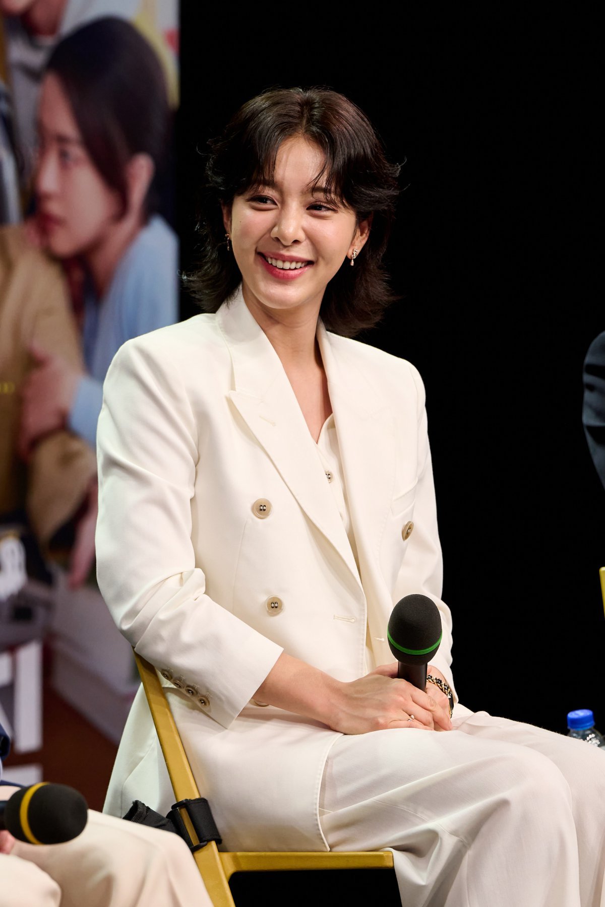 Jung Kyung-ho and Seol In-ah in new MBC drama 'The Labor Attorney Mu-jin'.