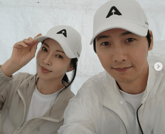 Kim So-yeon and Lee Sang-woo show couple look at womens marathon