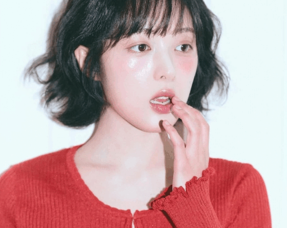 Kim Bo ra shows her new hairstyle after divorce with director Cho Barun