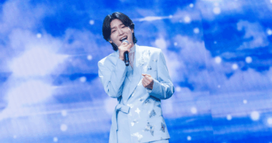 Kim Yong bin tears up during surprise fan visit on TV Chosun special