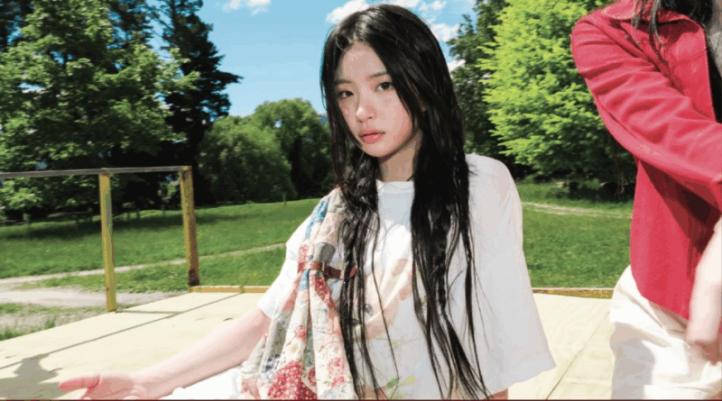 KiiiKiii Kiya throws first pitch at Gocheok Sky Dome showcasing her bright energy