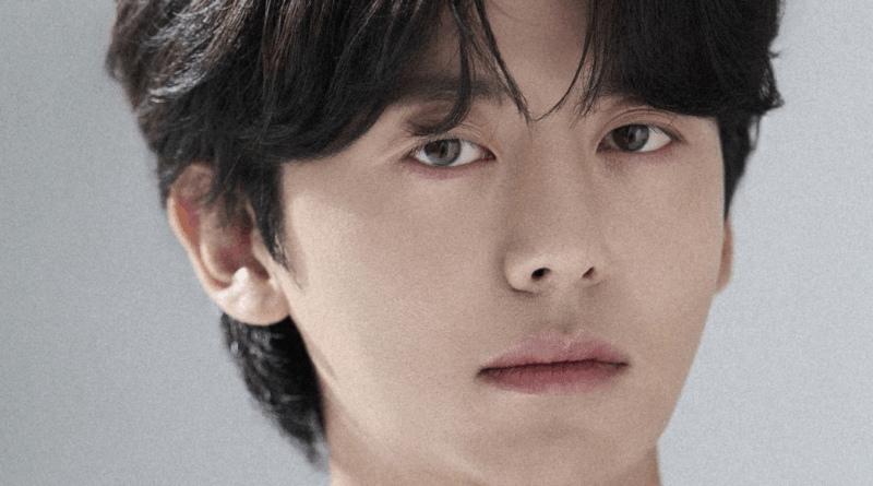 Lee Ji hoon discusses his journey from actor to soccer player in Kick It Together 4