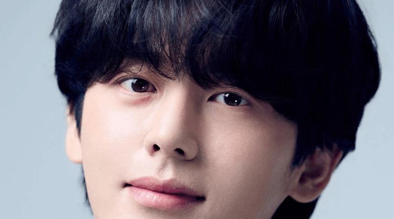 Korean actor Lee Jihoon returns to soccer and reflects on acting career
