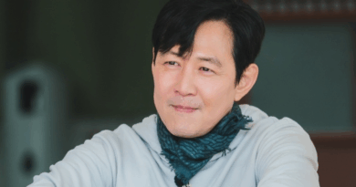 Lee Jung jae plays traditional Korean games on tvNs variety show
