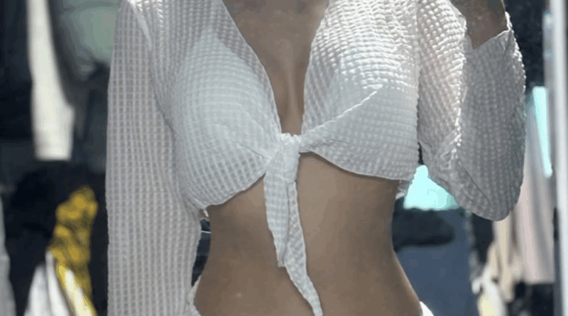 Lee Se-young shows bikini photo after breast surgery recovery