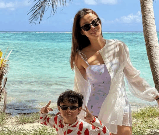 Lee Si young enjoys beach vacation with her son on Managaha Island