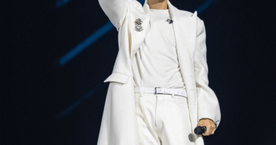Lim Young Woong dominates Korean music charts for 215th consecutive week