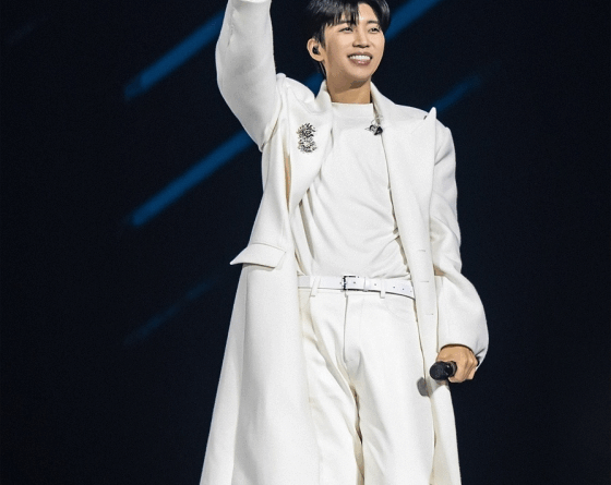 Lim Young Woong dominates Korean music charts for 215th consecutive week