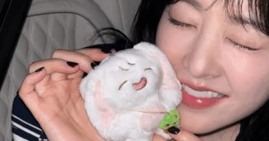 Park Bo-young reveals PPOYOU doll before written BY Seoul fanmeeting tour