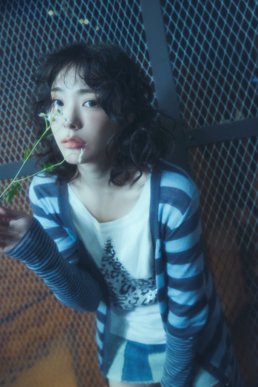Siyun from QWER unveils a new confident look in upcoming mini-album concept photos