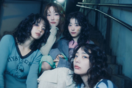 QWER releases concept photos for new album Harmony from Discord