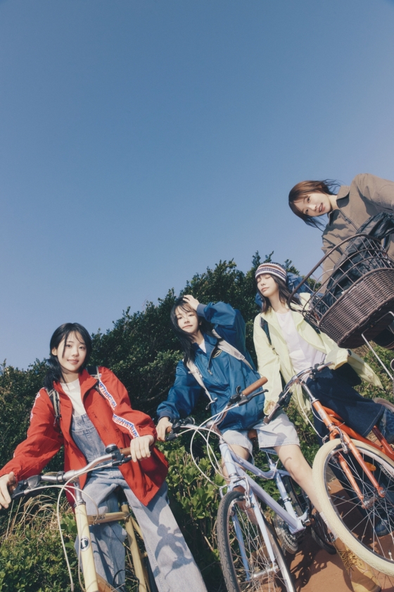 Get a sneak peek of QWER's upcoming album Harmony from Discord with new concept photos