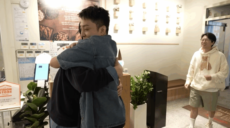 Sechs Kies reunites after ten years on Men Who Live Well sharing heartfelt stories