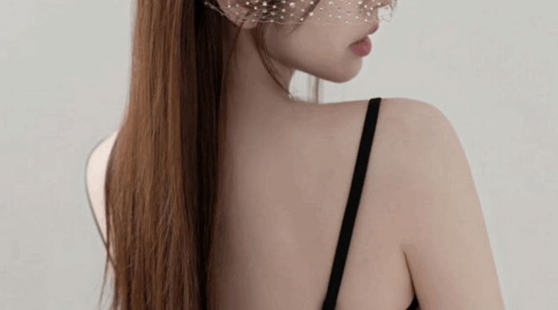 Seo Dong-joo reveals bold backless fashion look ahead of upcoming wedding