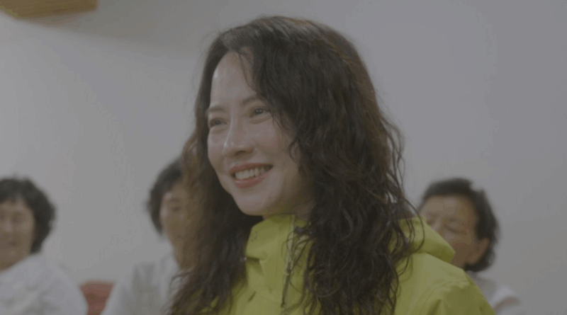 Song Ji hyo begins her journey as a Korean haenyeo diver in JTBC documentary