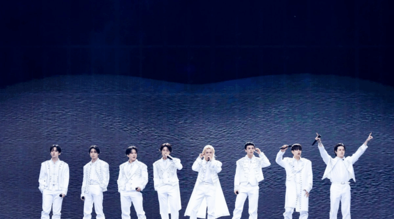 Stray Kids perform live in Japan drawing over 220000 fans in groundbreaking concerts