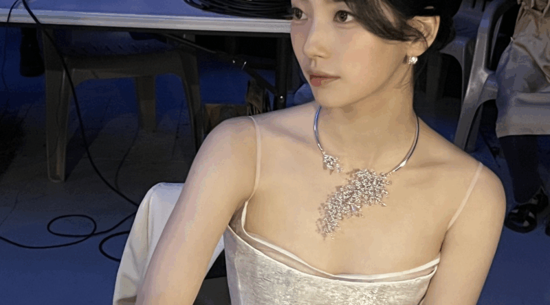 Suzy graces the Baeksang Arts Awards with elegance in two standout dresses