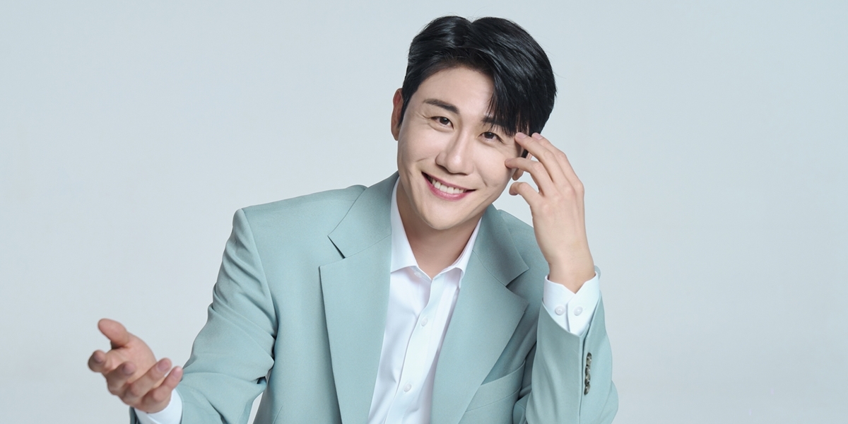 Yong Tak joins Chickenmania as the new brand model bringing excitement and fresh collaborations