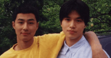 Zo In-sung and Lee Dong-wook share a youthful moment from School 3 in a viral photo