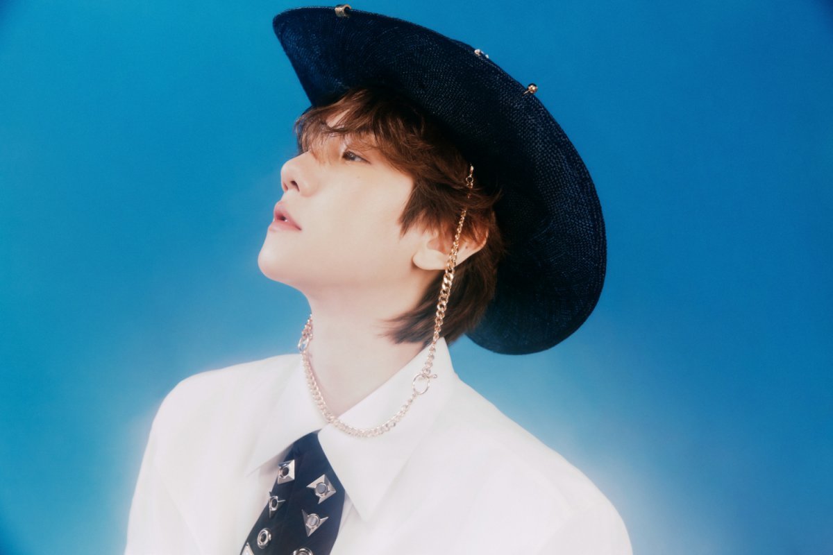 Baekhyun leads music charts with Essence of Reverie and plans for his world tour