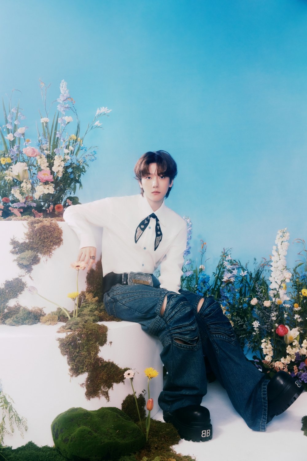Baekhyun from EXO reaches number 1 on Billboard with Essence of Reverie
