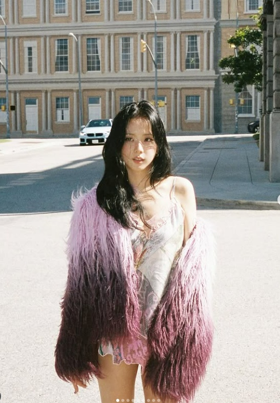 BLACKPINK's Jisoo stirs excitement with upcoming concert and social media post