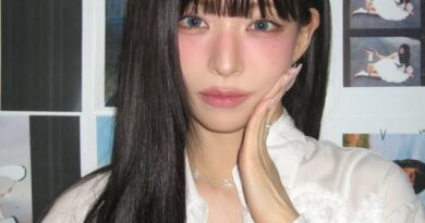 Lee Chae-young’s Stunning Cheek Moment Captivates Generation MZ