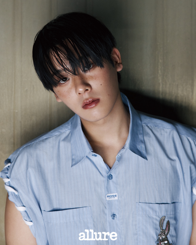 Intense chemistry between Lee Jung-ha and Kim Do-wan in new fashion shoot