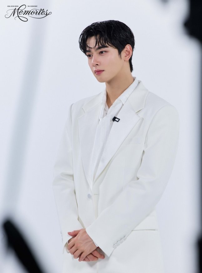 Global anticipation surrounds Cha Eun-woo's interactive VR concert debut.
