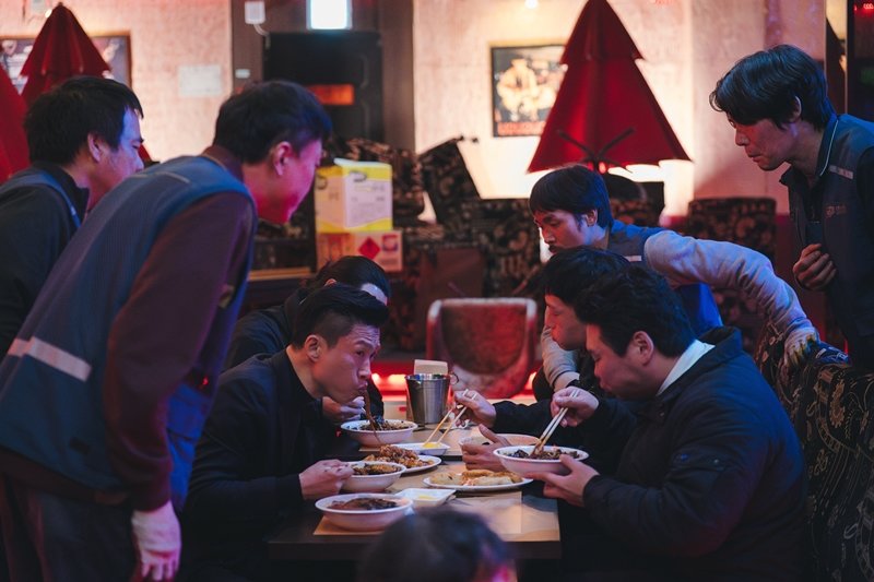Explore the intense drama of MuJin's abduction in 'NoMiSa NoMuJin'.