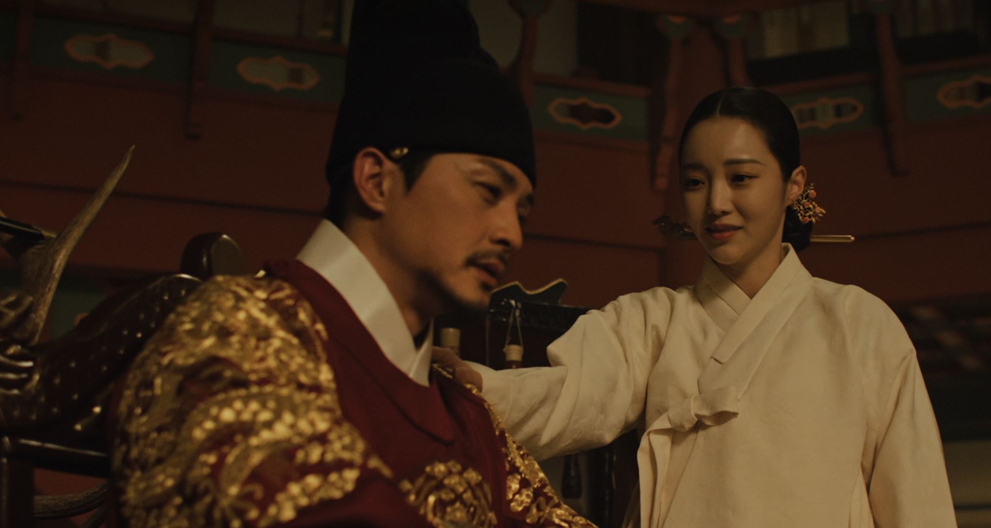 Han So-eun's portrayal of Lady Park in Royal Palace captivates viewers.