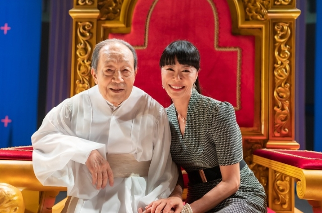 Behind the scenes moments from Hi.5 featuring Lee Jae-in and Ra Mi-ran