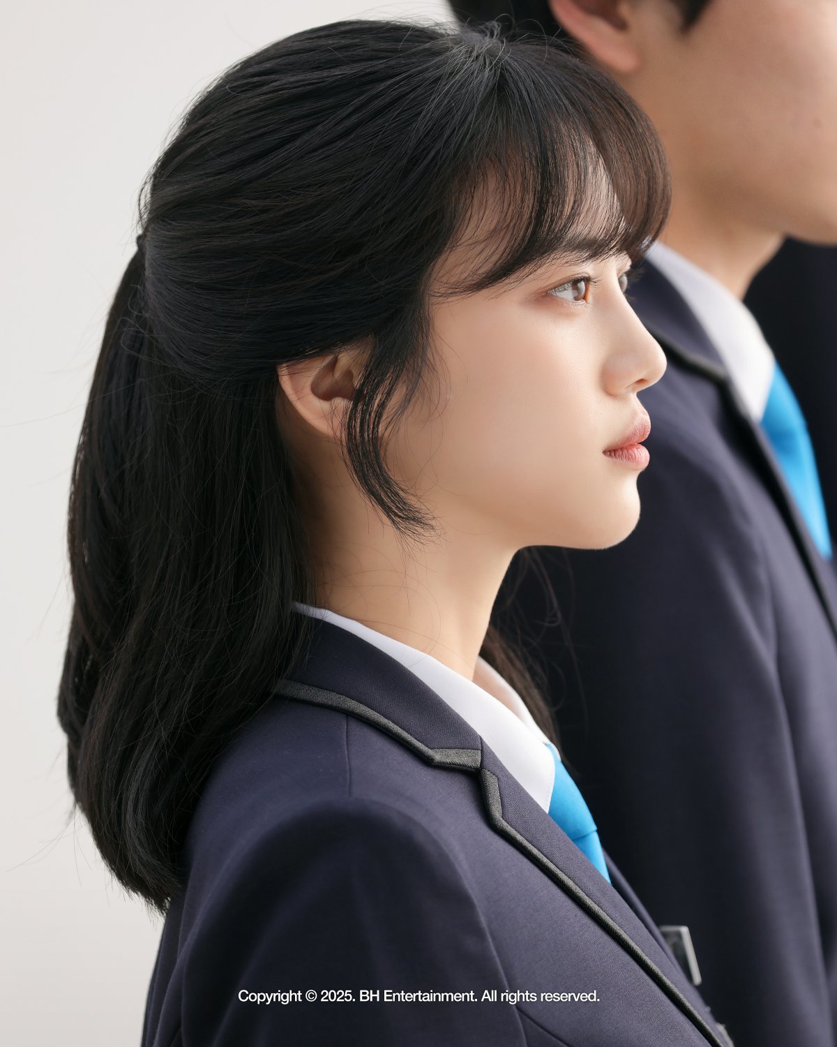 Hong's vibrant acting in TVING's Running Mate captivates behind the camera scenes
