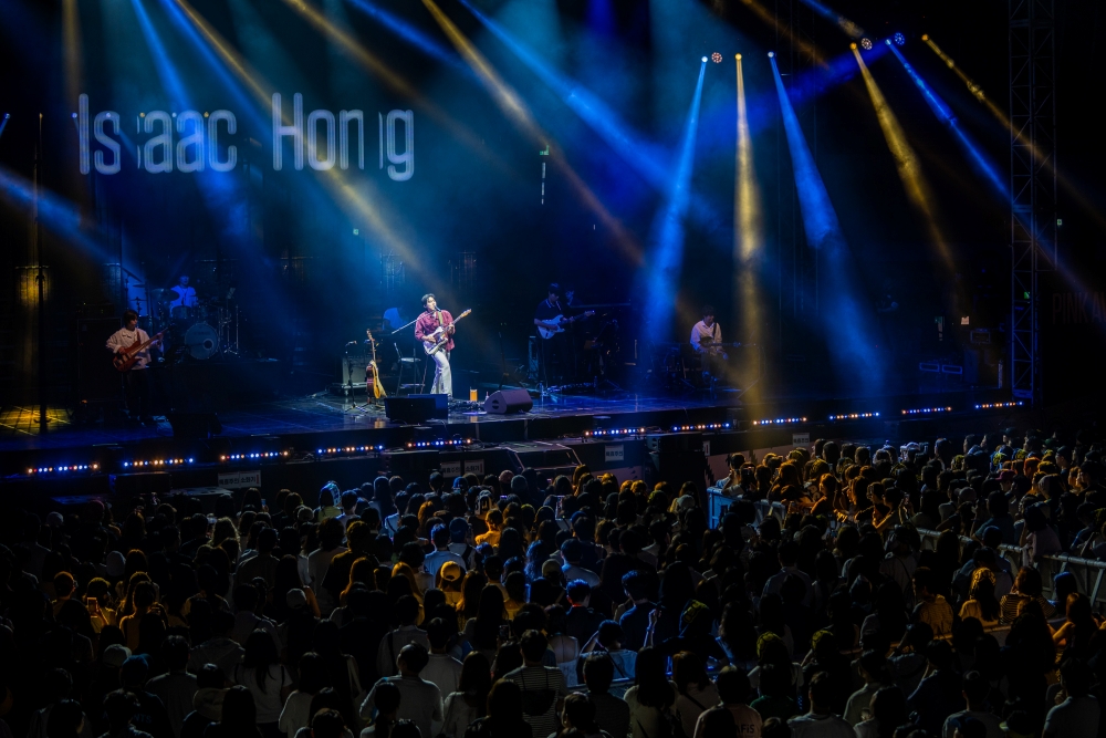 Singer-songwriter Hong Isaac wows the crowd at SJF25 in Seoul, leaving a lasting mark