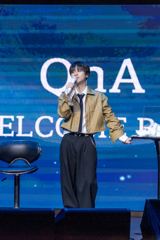 Kim Jinhwan's comeback fan meeting tour in Seoul captivates fans