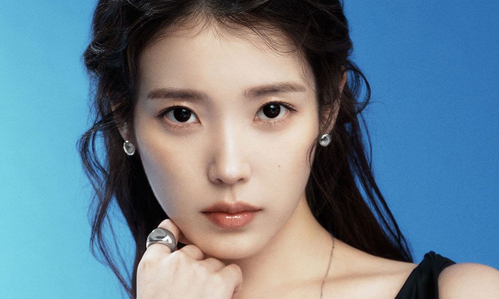 IU showcasing JESTINA Urban Chill collection with UNIS jewelry.